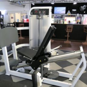 Fitnessclub_Fit&Fun_Kamp-Lintfort_Beinpresse_sitzend